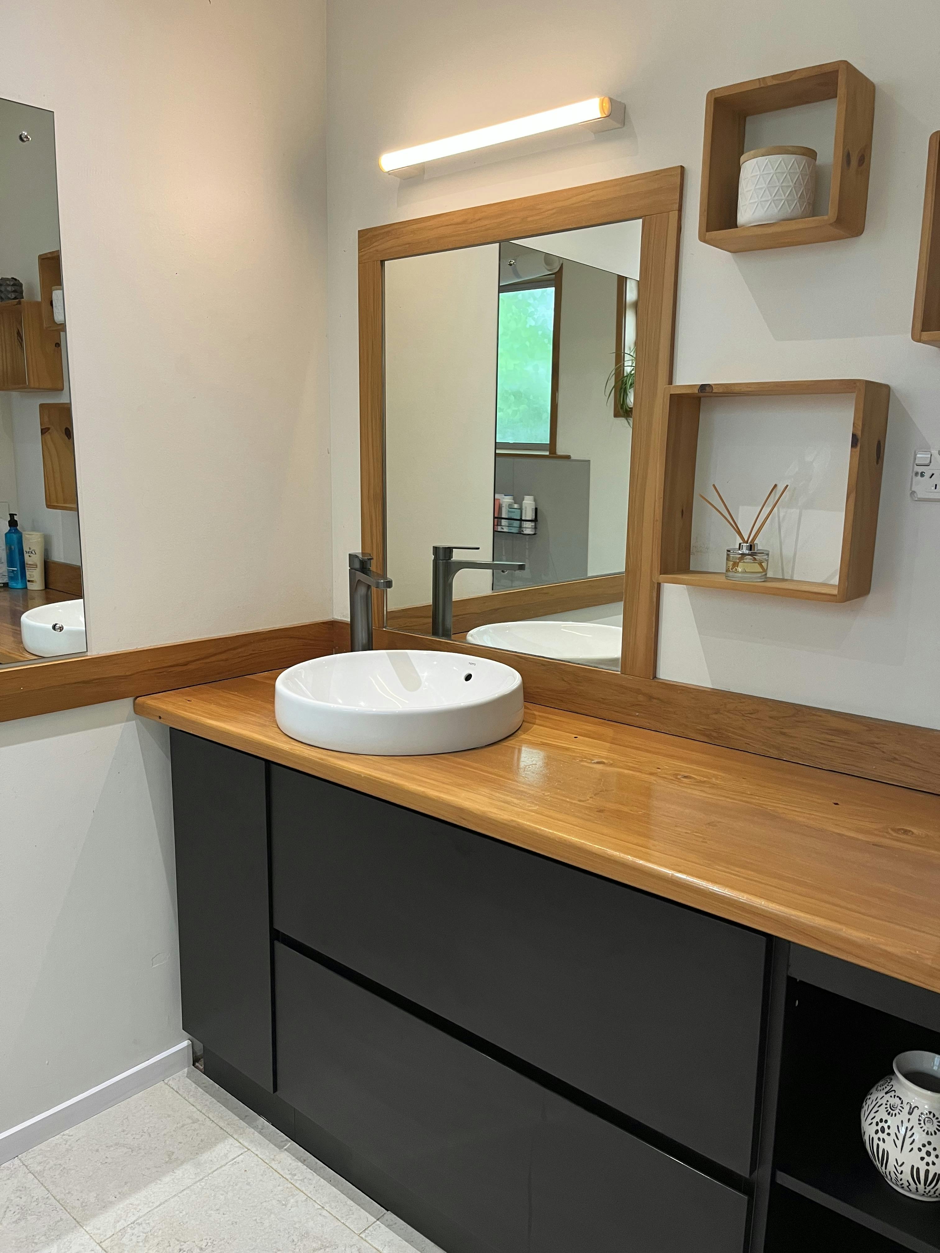 Whether you are looking for a bathroom with a more traditional or modern touch, we can help you select the best option for your home.
